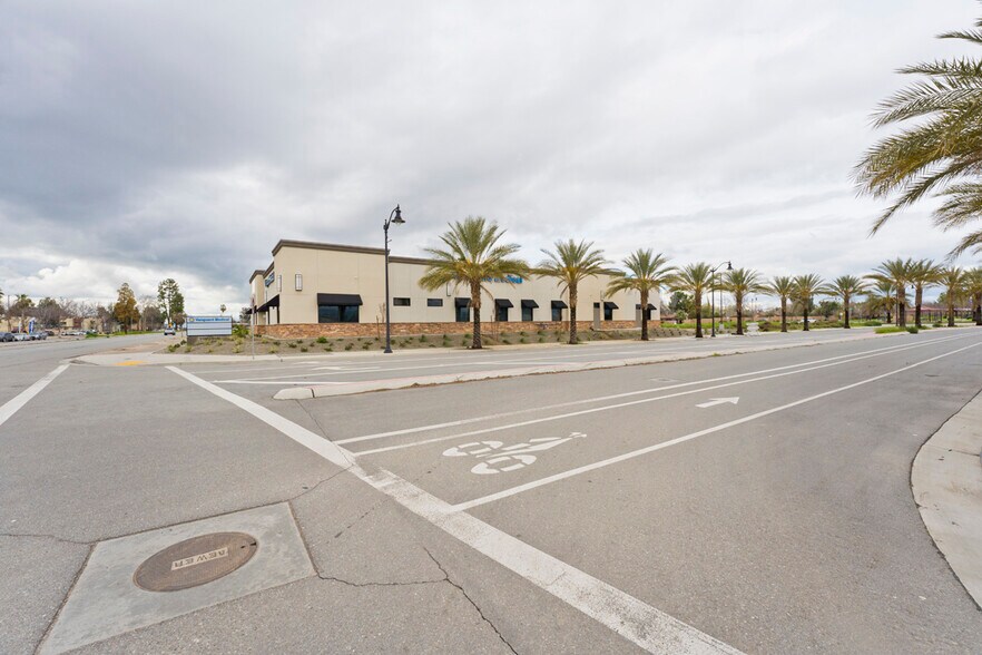1110 Bear Mountain Blvd, Arvin, CA à louer - Photo du bâtiment - Image 3 de 7