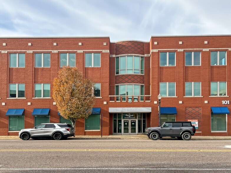 101 W Vandalia St, Edwardsville, IL à louer - Photo du bâtiment - Image 3 de 11