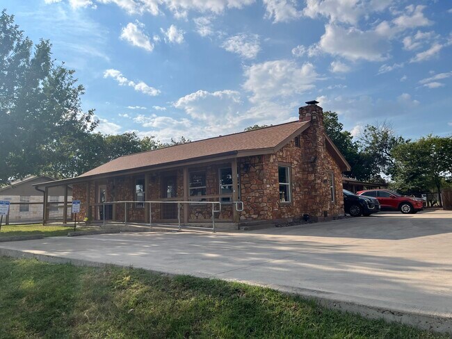 Plus de détails pour 104 Northwest Dr, Round Rock, TX - Commerce de détail à vendre