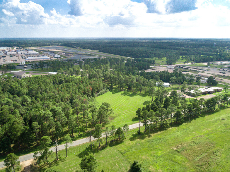 Combat Rd, Hooks, TX for sale - Building Photo - Image 1 of 5