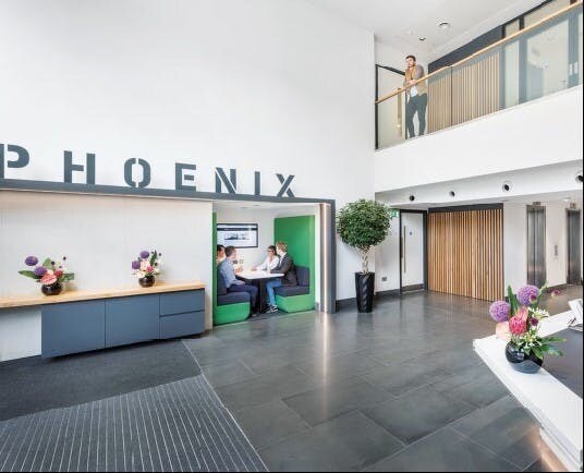 1 Station Hl, Reading à louer - Photo du bâtiment - Image 2 de 3