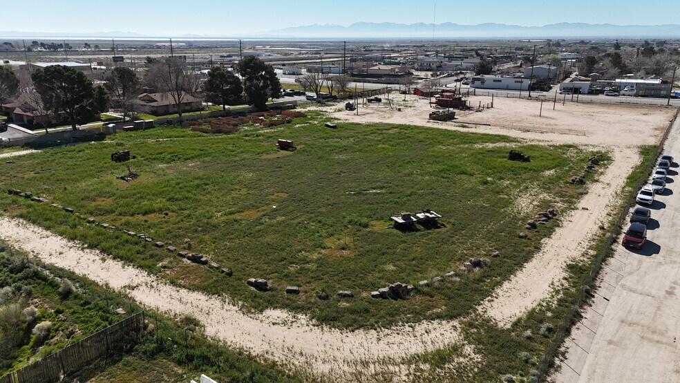 Rosamond blvd, Rosamond, CA à vendre - Photo du bâtiment - Image 2 de 9