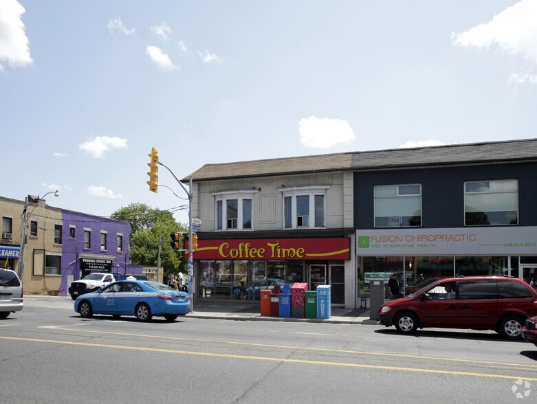 851 Danforth Ave, Toronto, ON à louer - Photo du bâtiment - Image 3 de 3