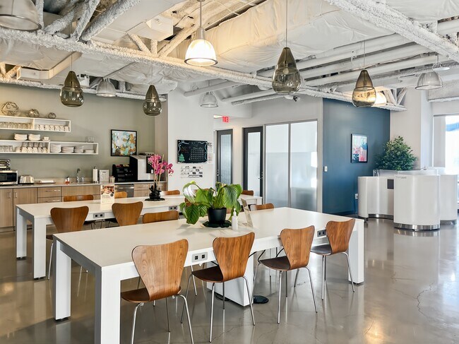 Plus de détails pour 1 Marina Park Dr, Boston, MA - Coworking à louer