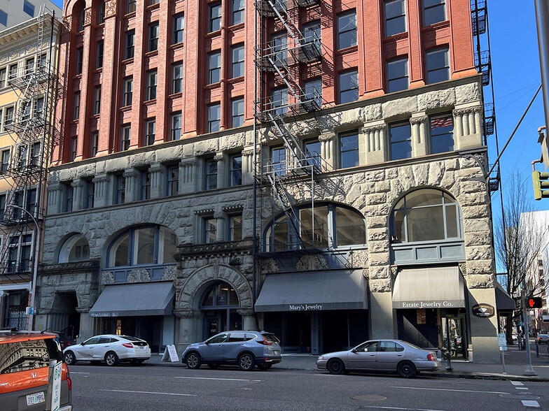 509-519 SW 3rd Ave, Portland, OR à louer - Photo du bâtiment - Image 2 de 5