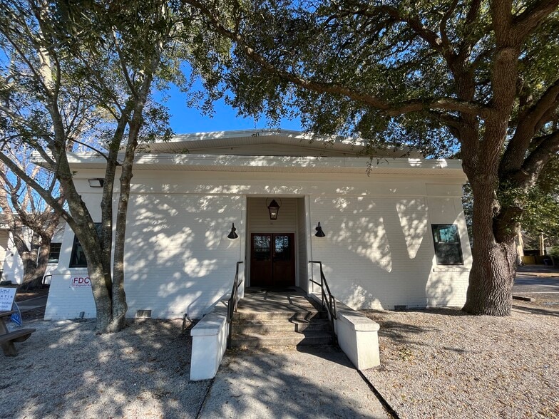 720 Magnolia Rd, Charleston, SC à louer - Photo du bâtiment - Image 2 de 6