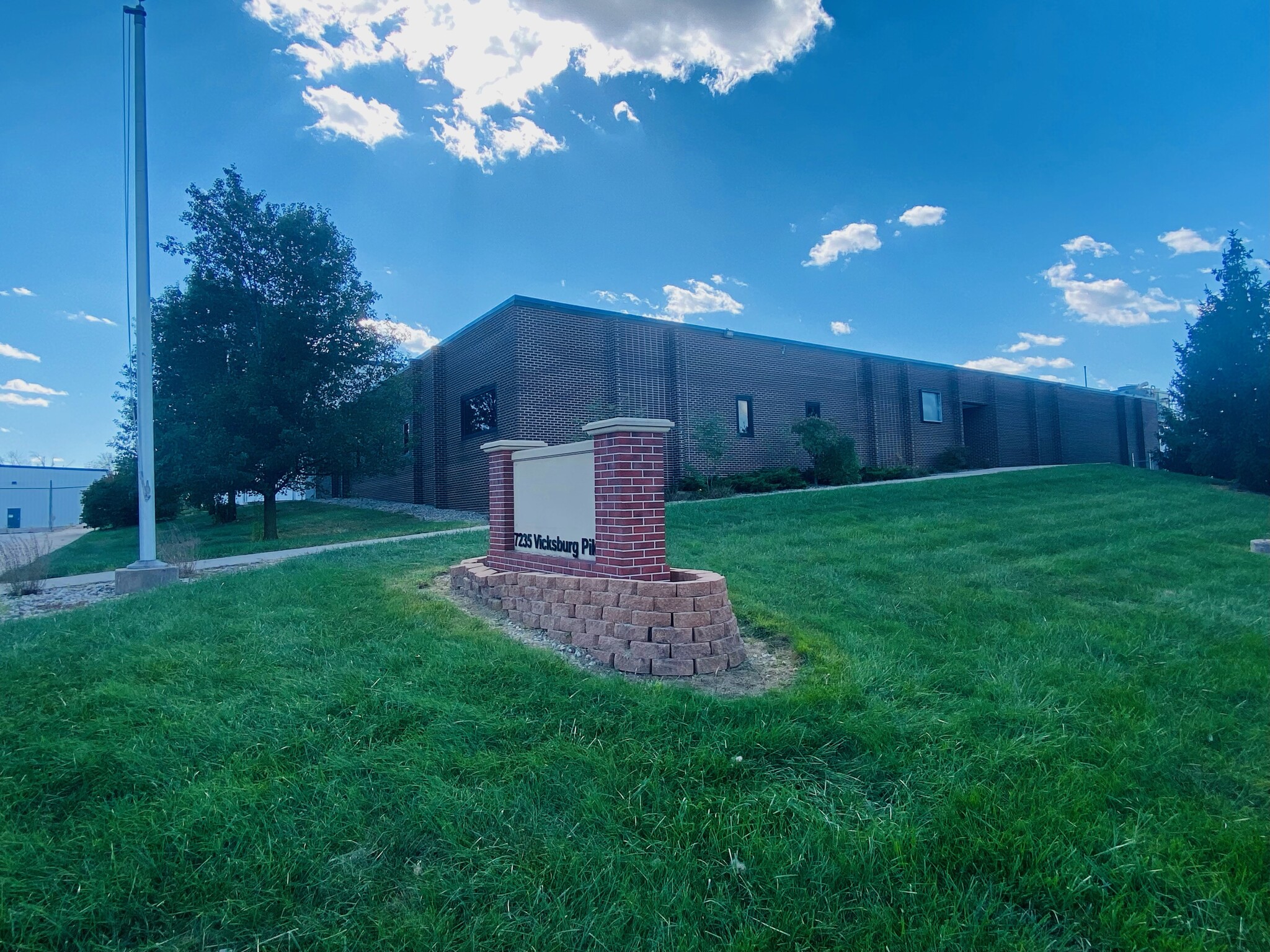 7235 Vicksburg Pike, Fort Wayne, IN for lease Building Photo- Image 1 of 13