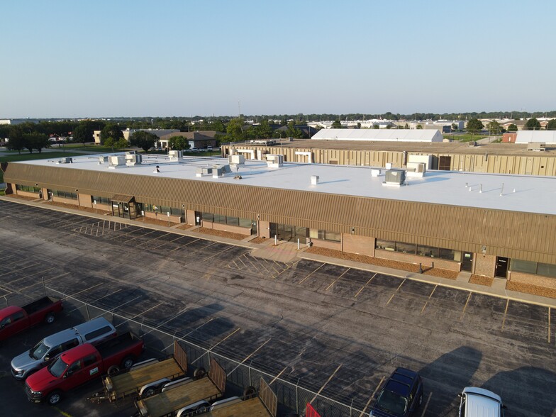 3430 Constitution Dr, Springfield, IL for lease - Building Photo - Image 3 of 15