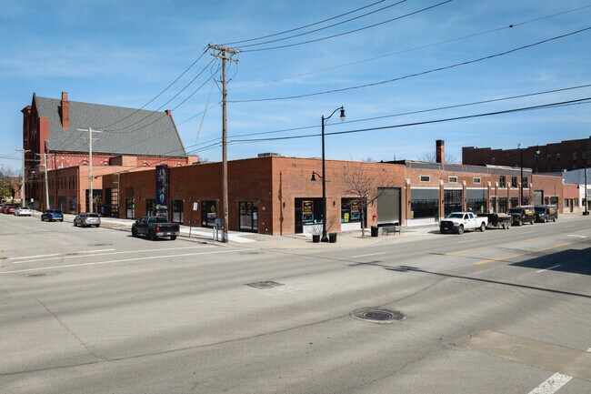 Plus de détails pour 901-925 Summit St, Toledo, OH - Commerce de détail, Local d'activités à louer