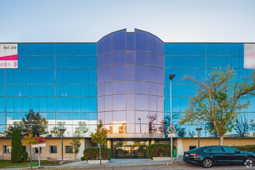 Bureau dans San Sebastián de los Reyes, Madrid à louer - Photo du bâtiment - Image 2 de 8