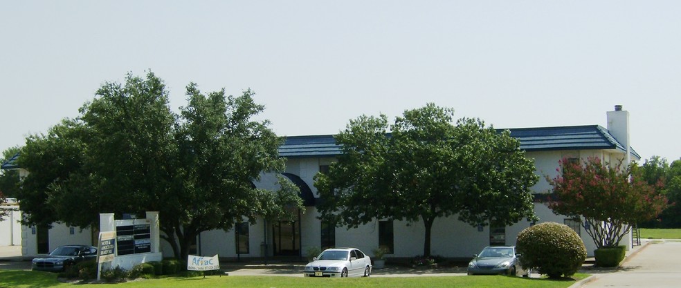 1666 N Hampton Rd, DeSoto, TX à vendre - Photo du bâtiment - Image 1 de 1