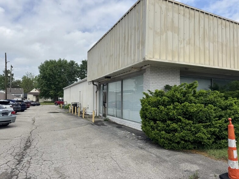 1421 E Elm St, New Albany, IN for lease - Building Photo - Image 3 of 5
