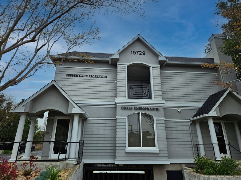 15729 Los Gatos Blvd, Los Gatos, CA à louer - Photo du bâtiment - Image 3 de 6