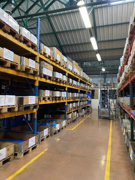 Industrial in Bagnolet for lease - Interior Photo - Image 2 of 5