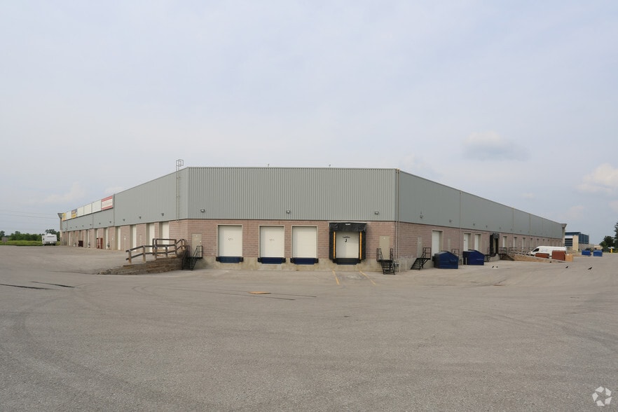 142 Commerce Park Dr, Barrie, ON for lease - Building Photo - Image 2 of 7