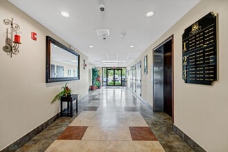 2572 W State Road 426, Oviedo, FL for lease Lobby- Image 2 of 15