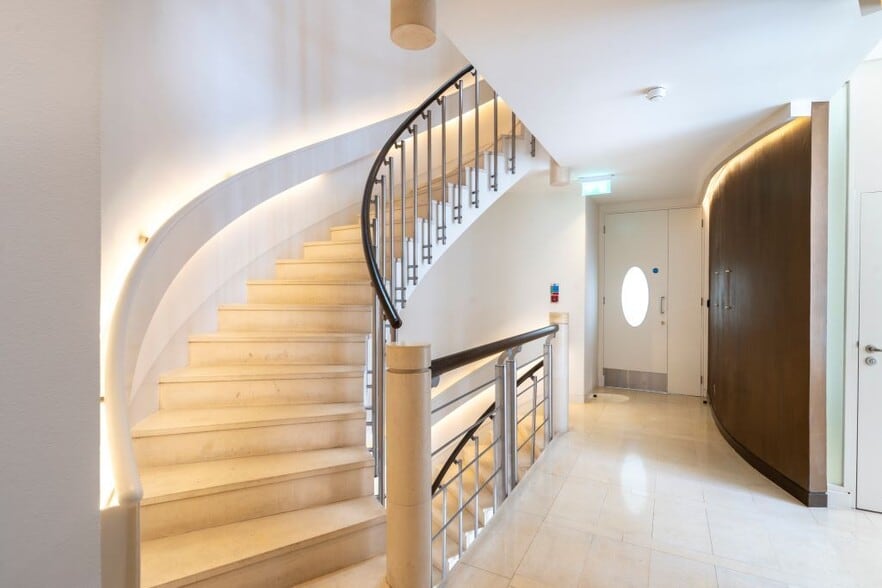 55 Grosvenor St, London for lease - Building Photo - Image 1 of 6