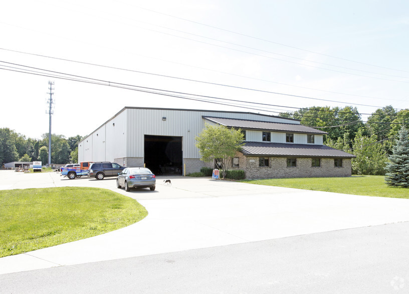 51543 Industrial Dr, New Baltimore, MI à vendre - Photo principale - Image 1 de 1