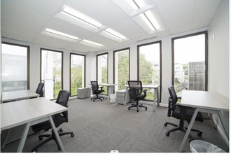 185 Great Neck Rd, Great Neck, NY for lease Interior Photo- Image 1 of 8