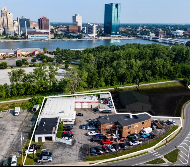 325 1st St, Toledo, OH à vendre - Photo du bâtiment - Image 2 de 36