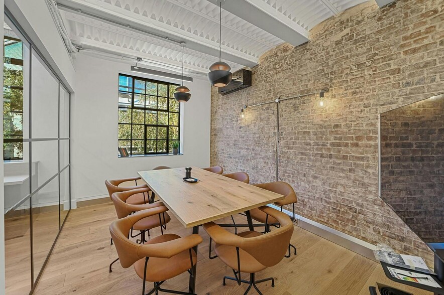 18 East Tenter St, London for lease - Building Photo - Image 2 of 16
