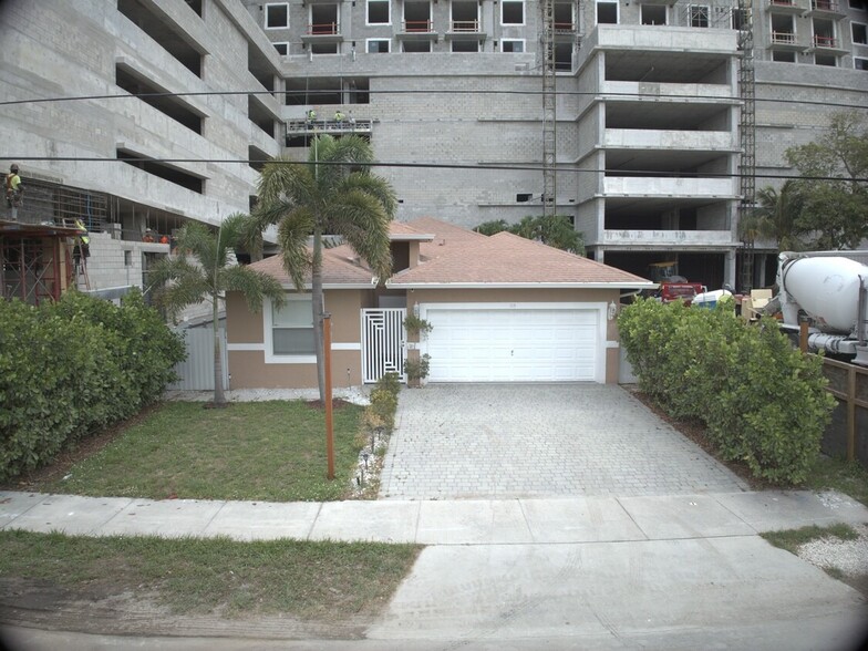 115 SW 1st Ct, Dania Beach, FL à vendre - Photo du bâtiment - Image 2 de 5