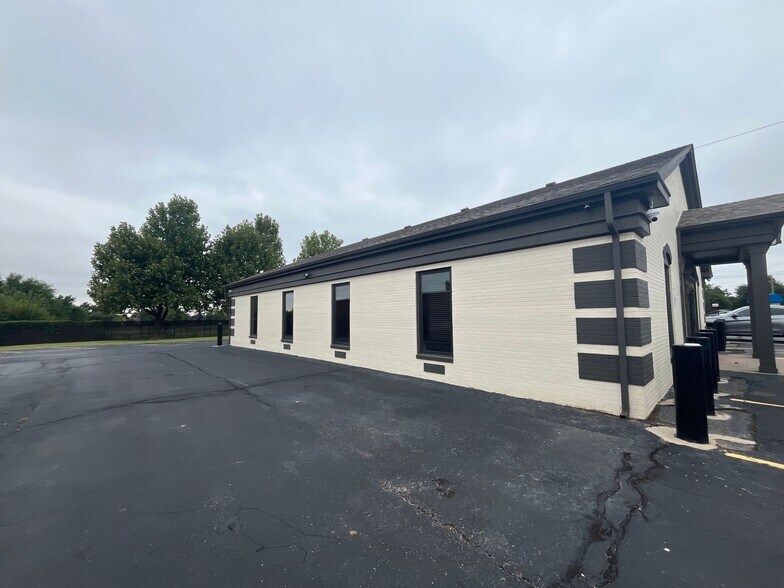 1001 N Council Rd, Oklahoma City, OK à vendre - Photo du bâtiment - Image 3 de 10