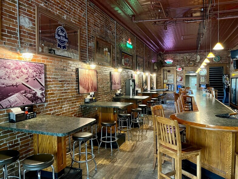 180 1st St N, Wisconsin Rapids, WI à vendre - Photo intérieure - Image 3 de 33