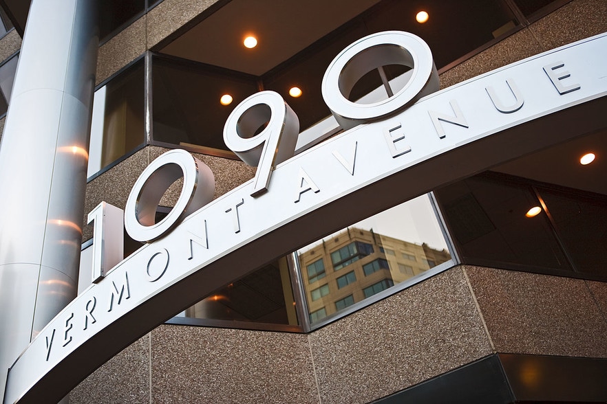 1090 Vermont Ave NW, Washington, DC for lease - Building Photo - Image 2 of 27