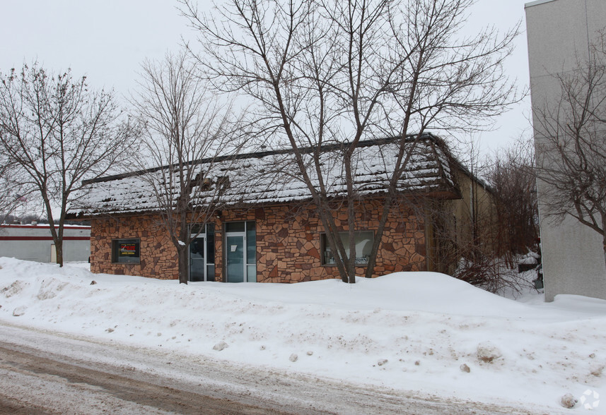 510 Brimhall Ave, Long Lake, MN for lease - Building Photo - Image 2 of 6