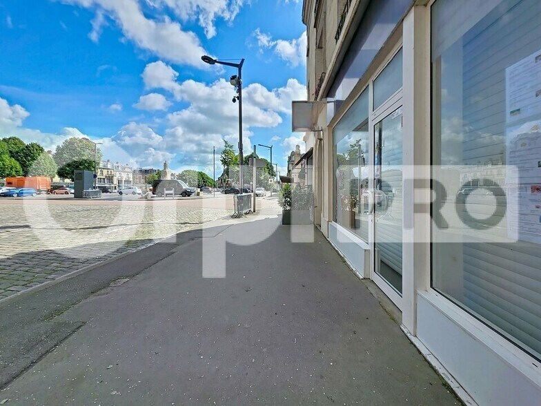 Retail in Soissons for lease - Building Photo - Image 2 of 3