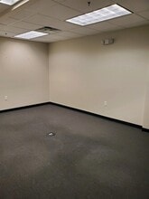 1129 Northern Blvd, Manhasset, NY à louer Photo intérieure- Image 2 de 9