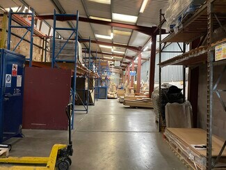 Plus de détails pour Canal Rd, Trowbridge - Industriel à louer