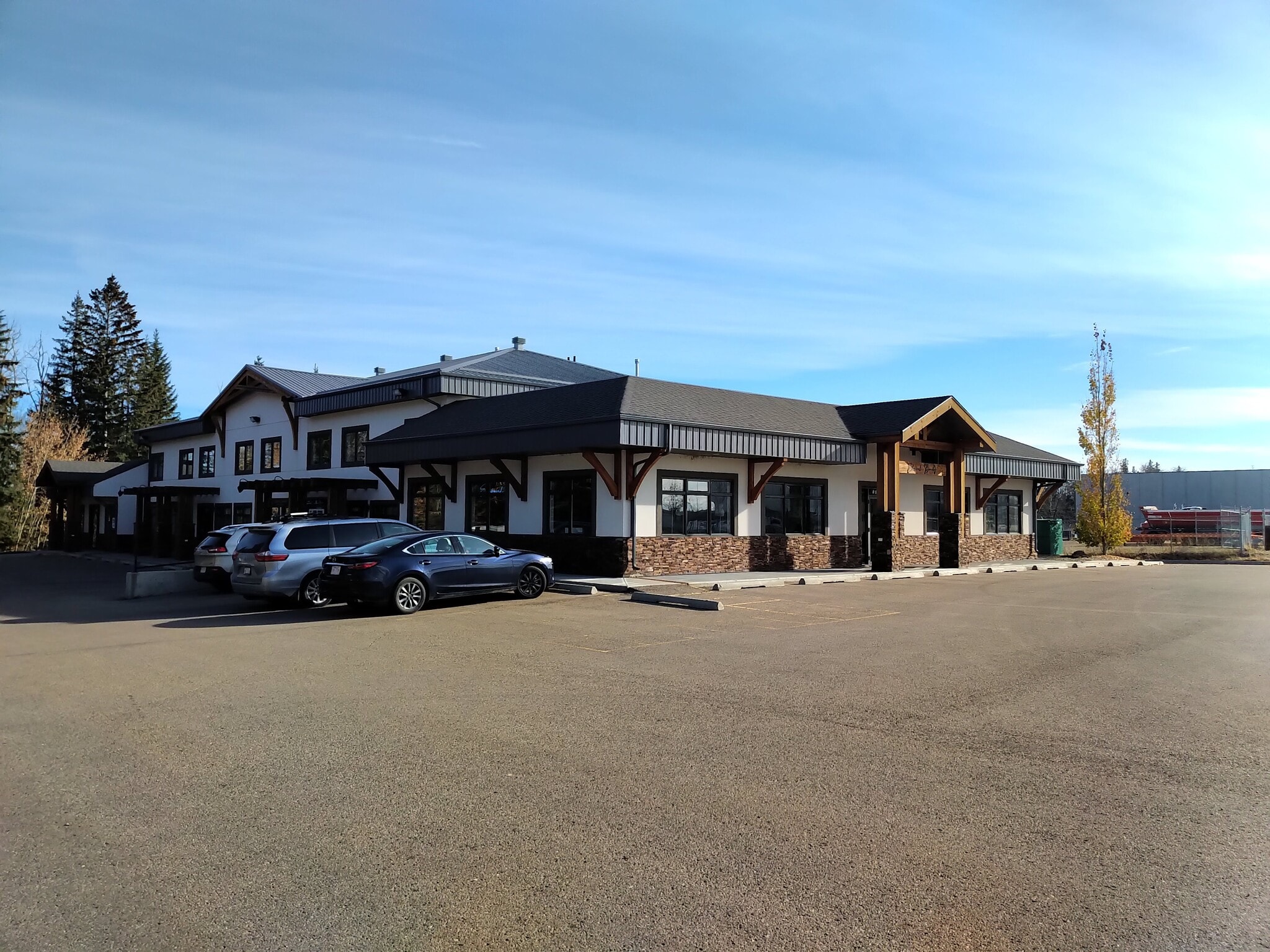 232 Spruce St, Red Deer County, AB à vendre Photo du bâtiment- Image 1 de 4