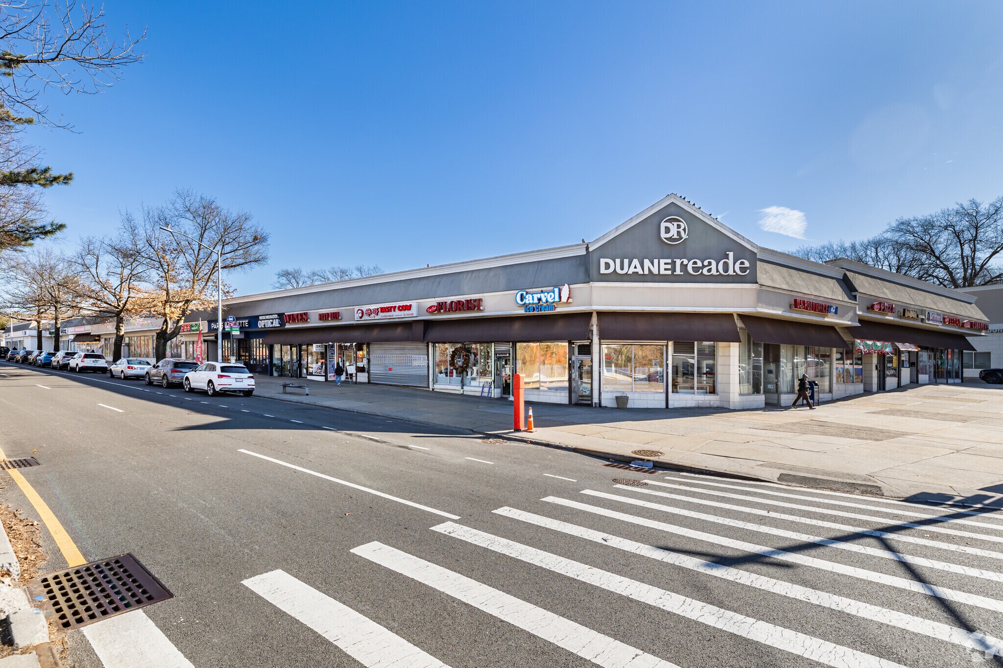 24946 Horace Harding Expy, Douglaston, NY for sale Primary Photo- Image 1 of 5