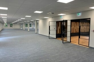 8 George Mann Rd, Leeds for lease Interior Photo- Image 2 of 4