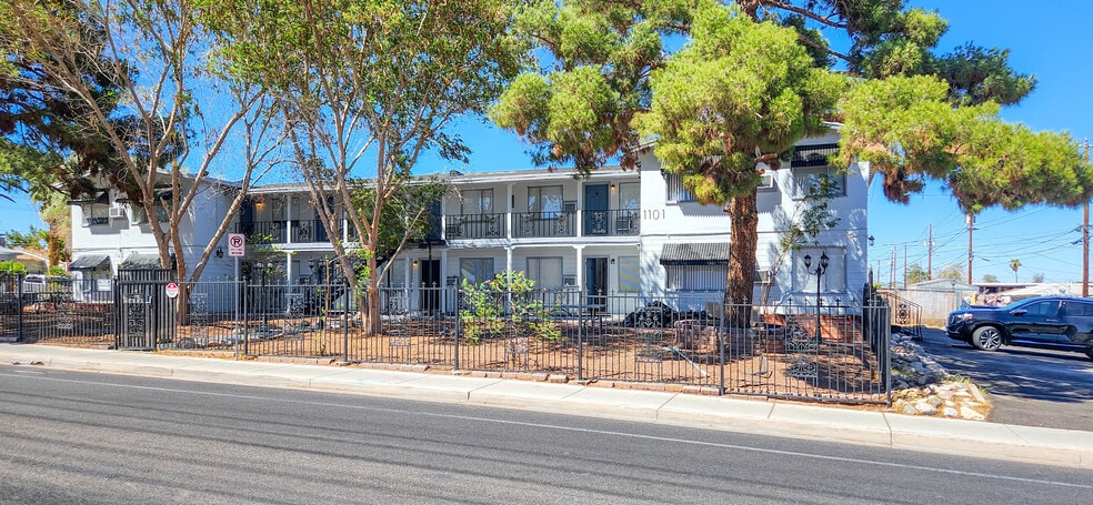 1101 E Clark Ave, Las Vegas, NV for sale - Building Photo - Image 3 of 14