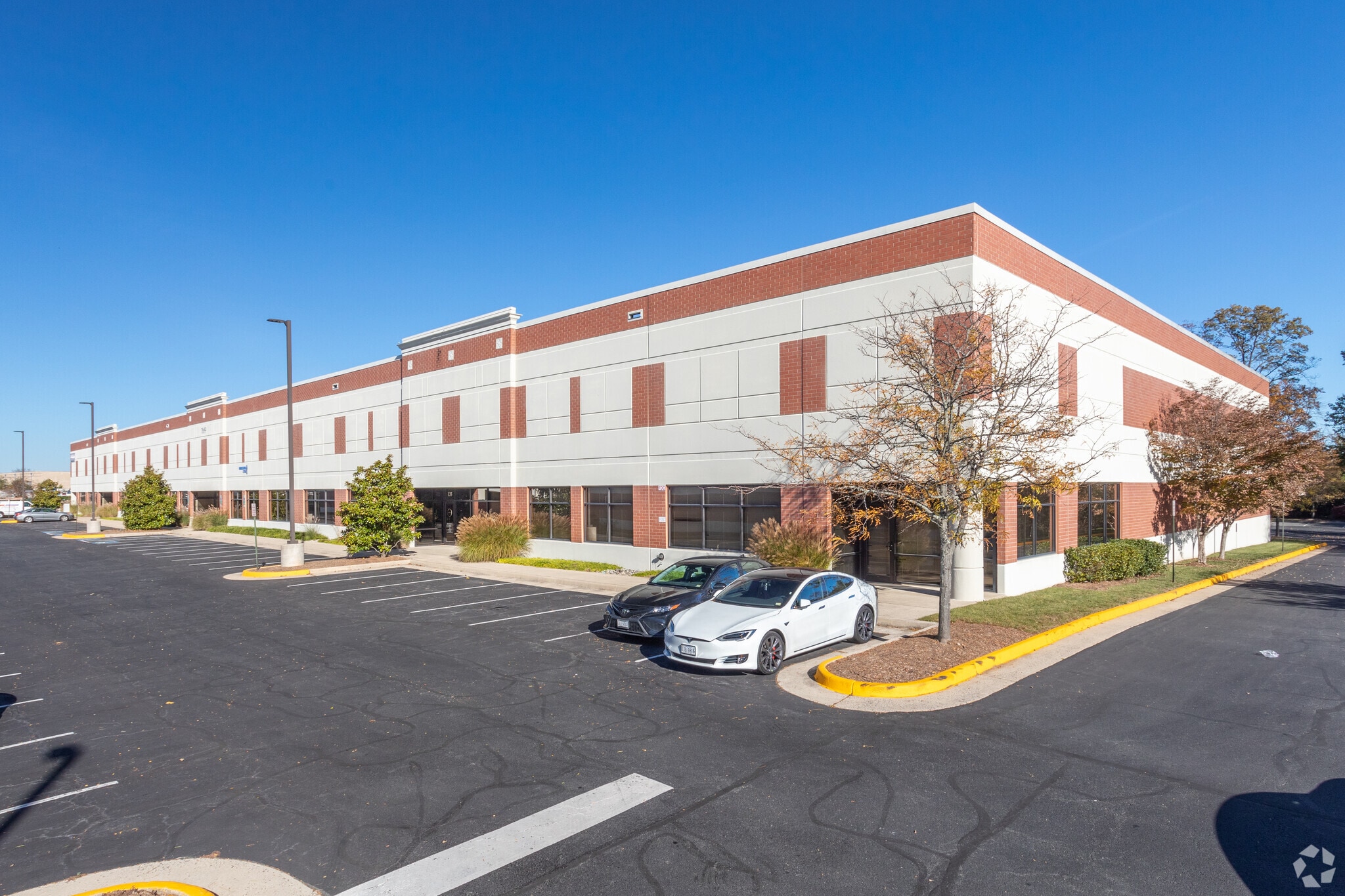 7689 Limestone Dr, Gainesville, VA for lease Primary Photo- Image 1 of 6