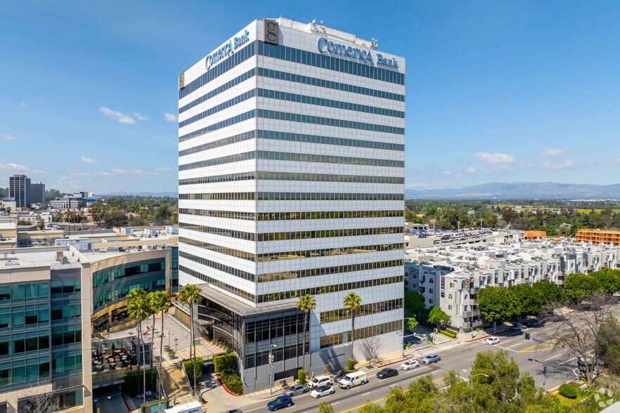 15303 Ventura Blvd, Sherman Oaks, CA à louer - Photo principale - Image 1 de 5