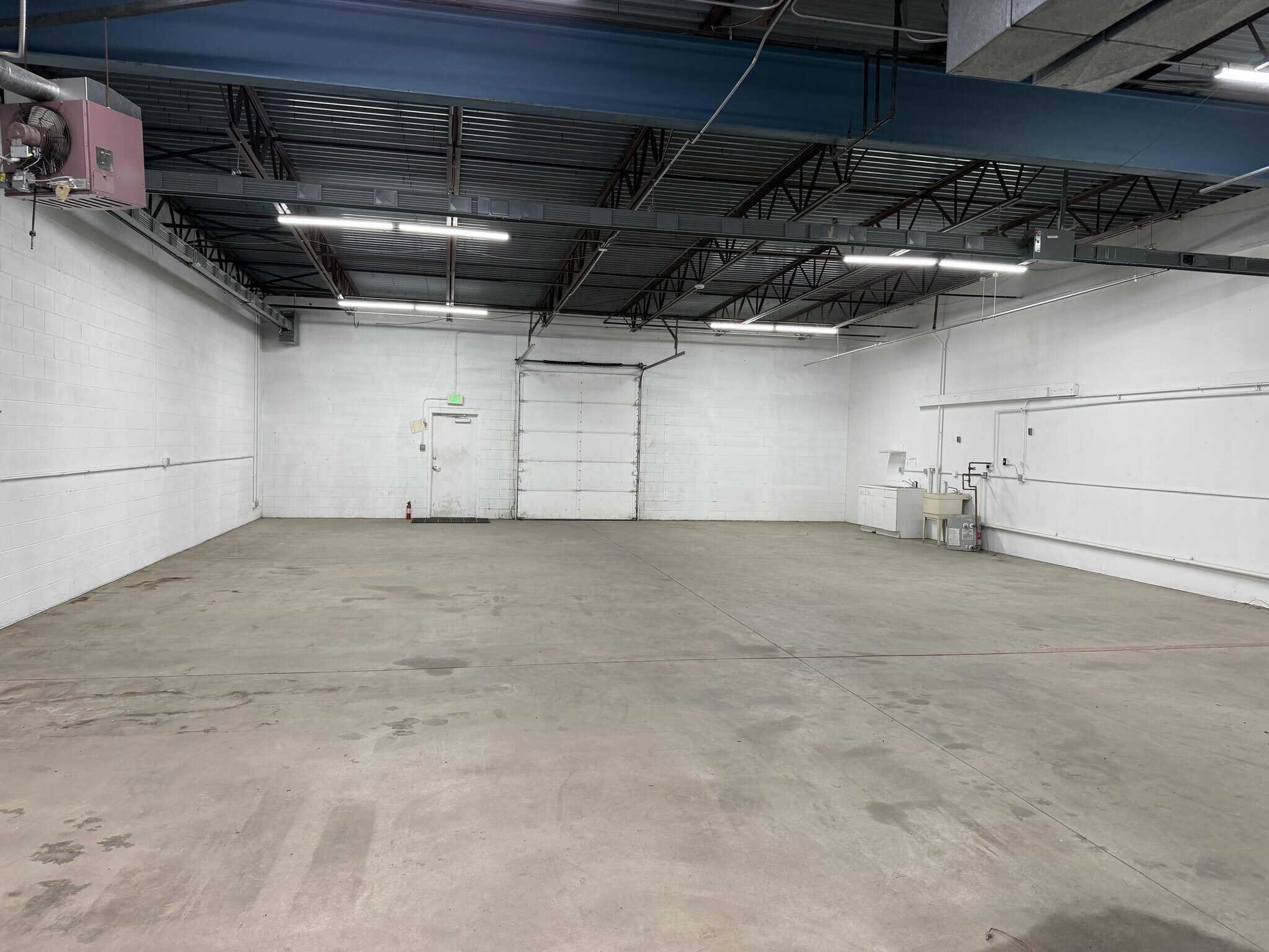 10515 E 40th Ave, Denver, CO for lease Interior Photo- Image 1 of 3