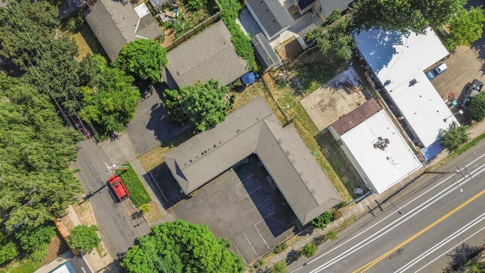 9512-9524 N Oswego Ave, Portland, OR for sale - Building Photo - Image 2 of 14
