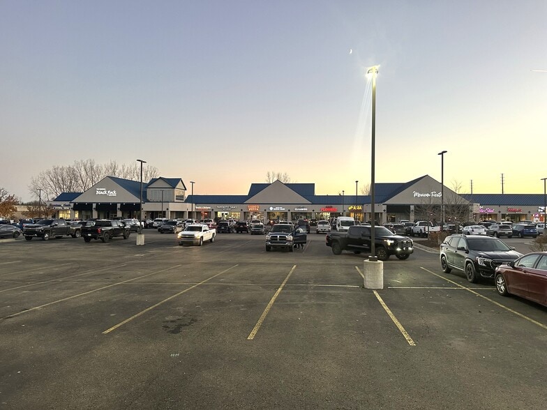 10002-10112 Highland Rd, Hartland, MI for lease - Building Photo - Image 2 of 12