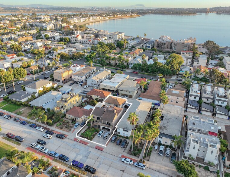 1141 Reed Ave, San Diego, CA à vendre - Photo du bâtiment - Image 2 de 19