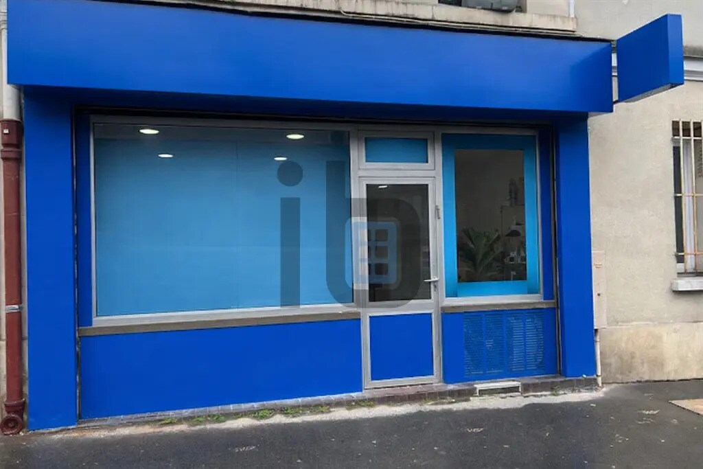 Retail in Paris for lease Building Photo- Image 1 of 3