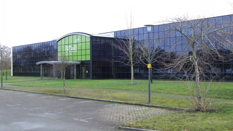 South Lake Dr, Newport à louer Photo principale- Image 1 de 10