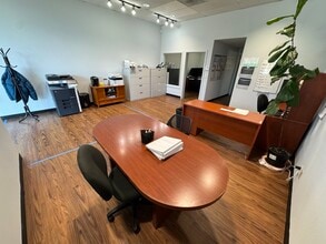 12815 Canyon Rd E, Puyallup, WA à louer Photo intérieure- Image 2 de 9