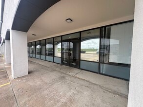 15965 Westheimer Rd, Houston, TX for lease Interior Photo- Image 1 of 8