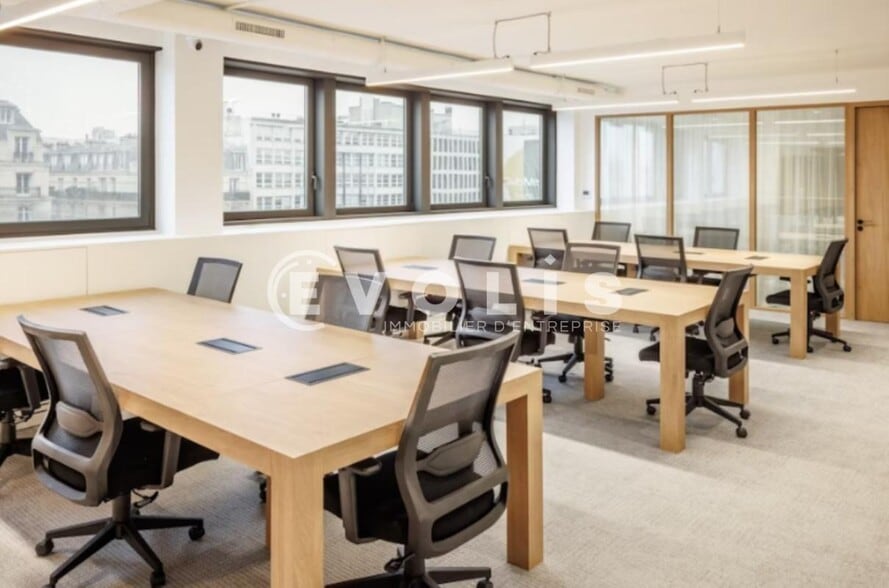 Office in Neuilly-sur-Seine for lease - Building Photo - Image 1 of 12