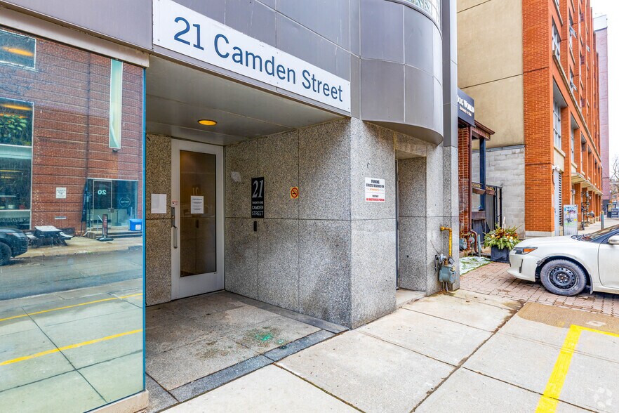 21 Camden St, Toronto, ON for lease - Building Photo - Image 2 of 10