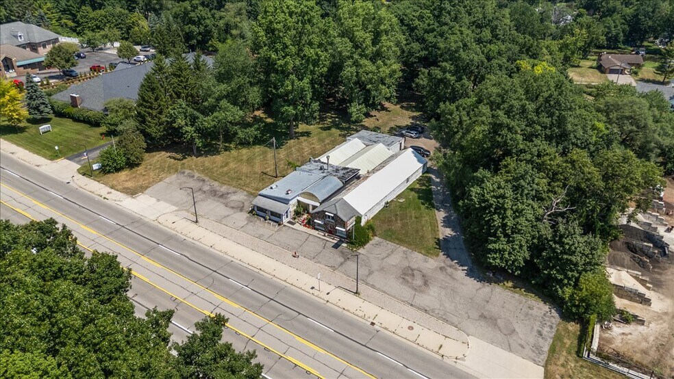 5992 Dixie Hwy, Village of Clarkston, MI à vendre - Photo du bâtiment - Image 1 de 17